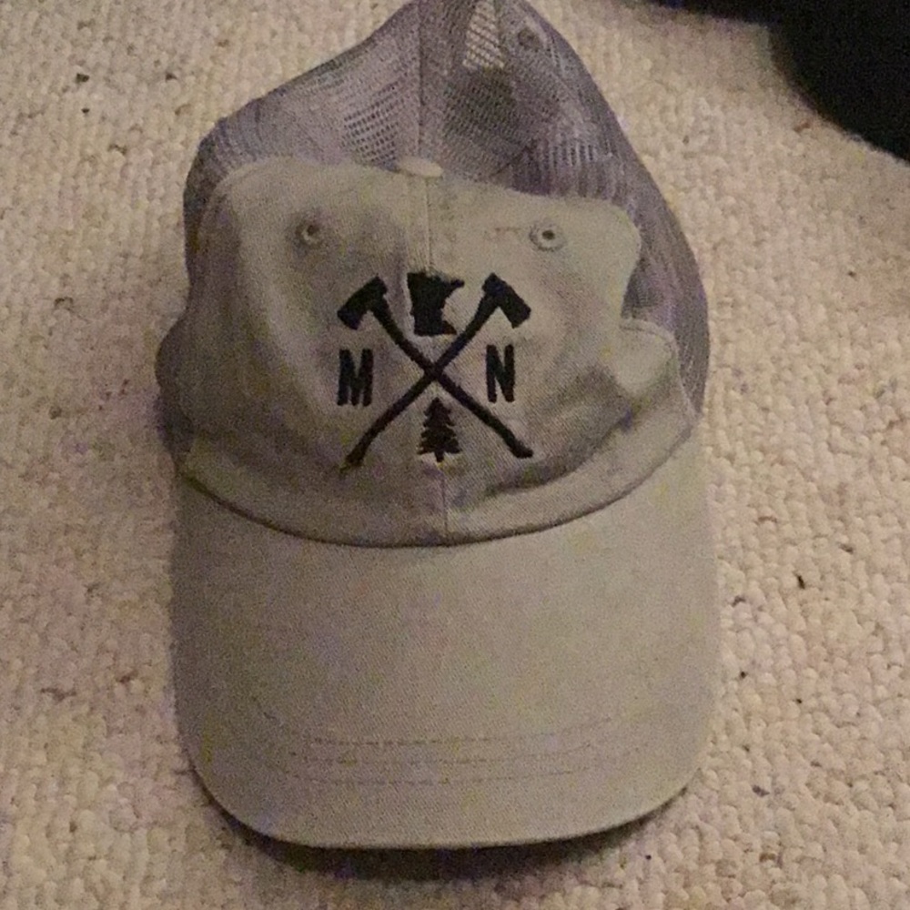 MN hat with Valero strip